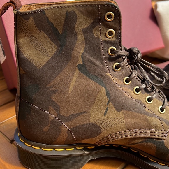 RARE NWT/Box Dr. Martens Pascal Olive & Dark Tan Camo+Abandon. England. US 10M - Picture 9 of 16